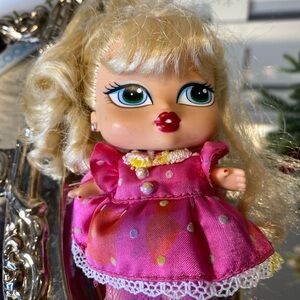 BRATZ Babyz Baby 5" Doll Figure MGA Entertainment Blonde Hair Blue Eyes 2004